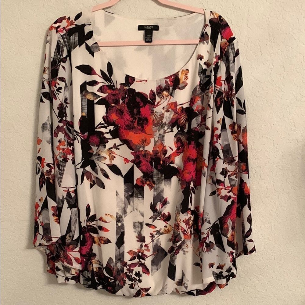 Alfani Floral White Pink Blouse Flared Sleeve Scoop Neck Size 22W